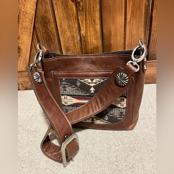 Handcrafted Leather Western Bag with Wool Inlay - Picture 5 of 10